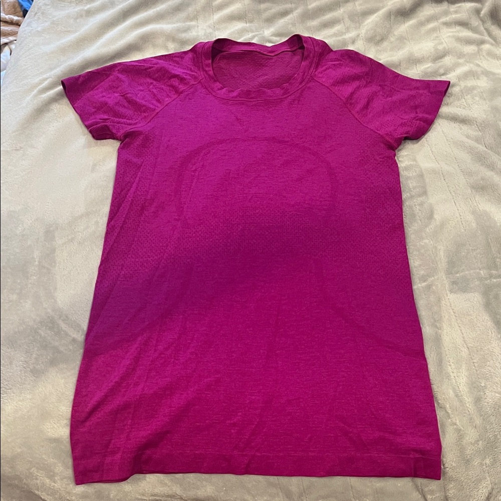 Lululemon Athletica Magenta Short Sleeve Tee